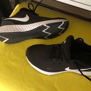 Nike Revolution
